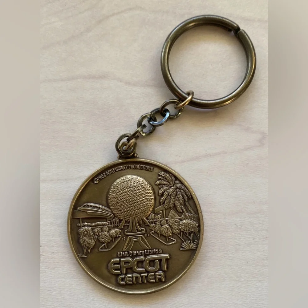 Vintage Gold Epcot Center Keychain in original case - Picture 4 of 6